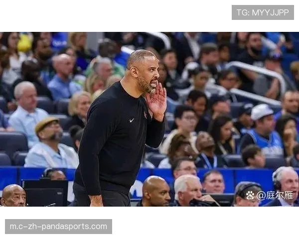 乌度卡火箭三分战术执行 外线失准仍坚持原有出手选择